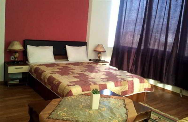 Hotel Royal Tetovo Buitenkant foto